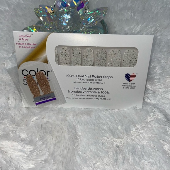 Color Street | Leftover Confetti a white with gold flecks glitter finish - Picture 6 of 8